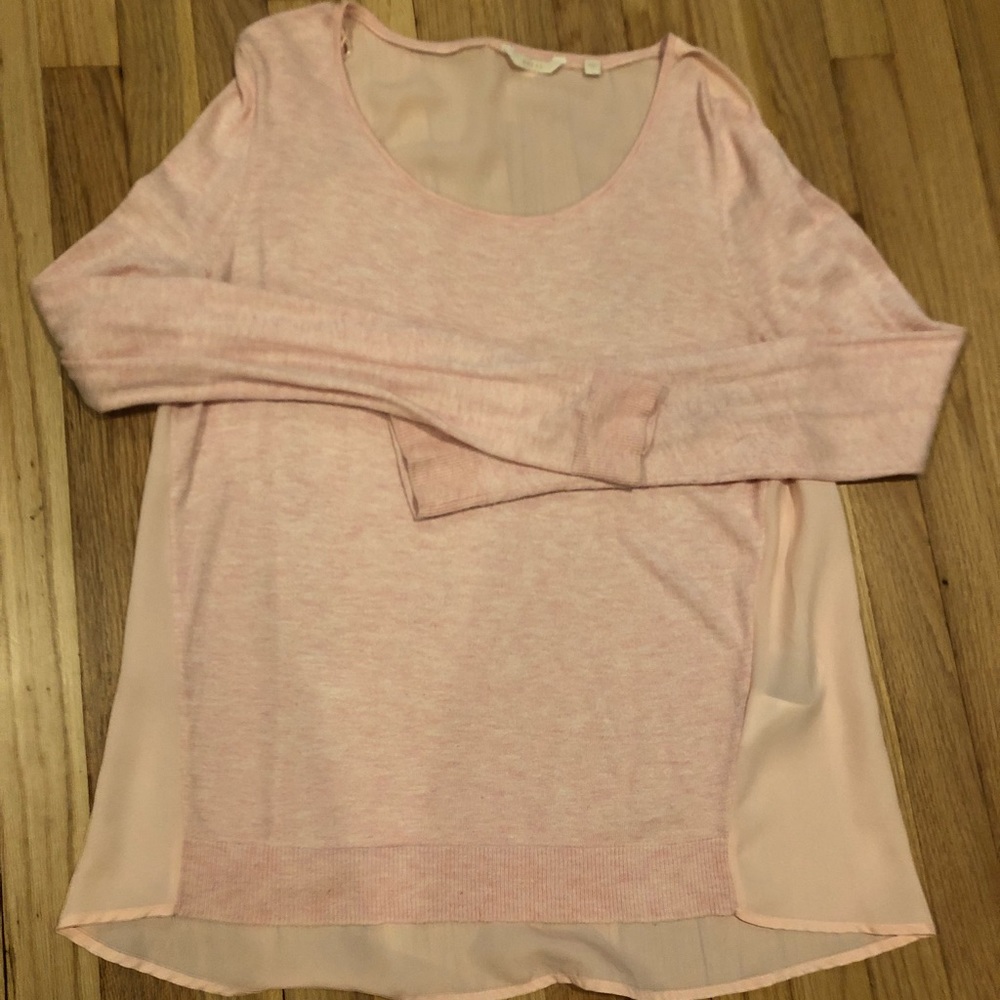 Woman’s Guess Sweater (L)